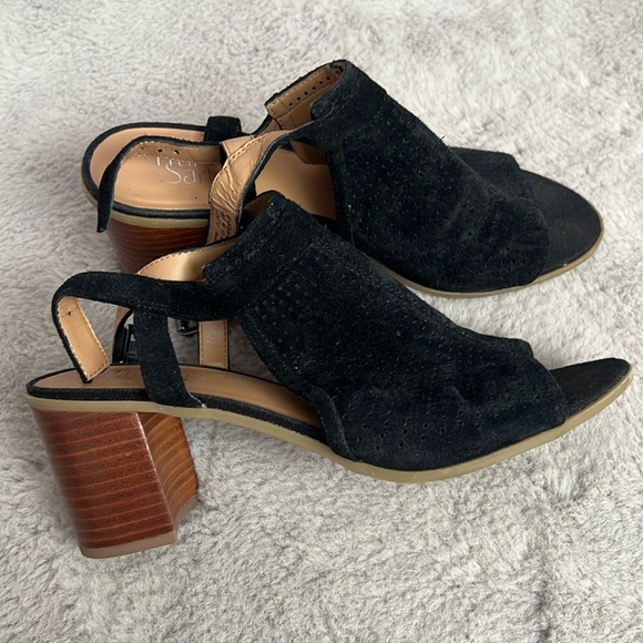 Franco Sarto Shoes - Franco Sarto black semis Sandals with little hols 👡 size 10 wooden heel